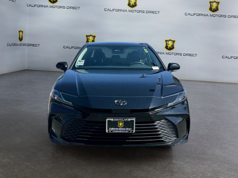 Used 2025 Toyota Camry LE w/ Convenience Package FWD image 8