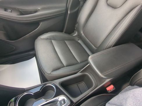 Used 2022 Buick Encore GX Essence w/ Experience Buick Package AWD/4WD image 21