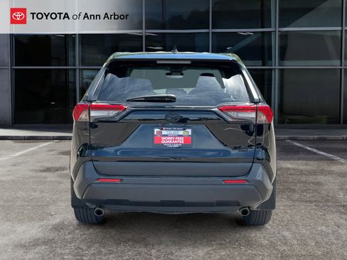 Used 2024 Toyota RAV4 LE AWD/4WD image 9