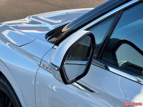Used 2021 Lincoln Corsair Reserve AWD/4WD image 9