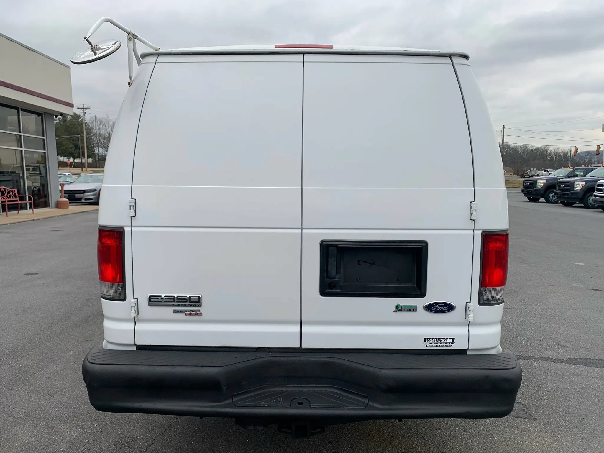 Used 2014 Ford E-350 and Econoline 350 Extended Super Duty w/ Insulation Package RWD image 6