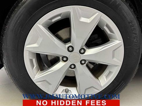 Used 2016 Subaru Forester 2.5i Premium w/ All-Weather Package AWD/4WD image 9