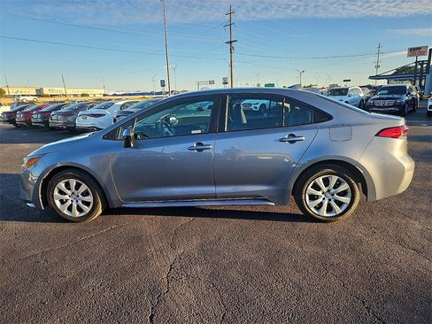 Used 2024 Toyota Corolla LE image 3