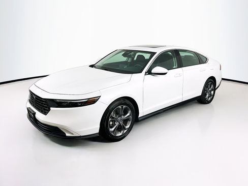 Used 2024 Honda Accord EX image 3