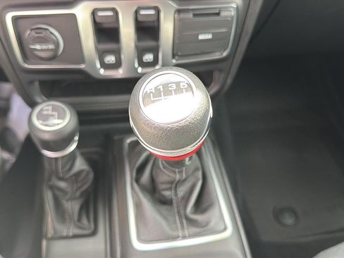 Used 2026 Jeep Wrangler Sport AWD/4WD image 41