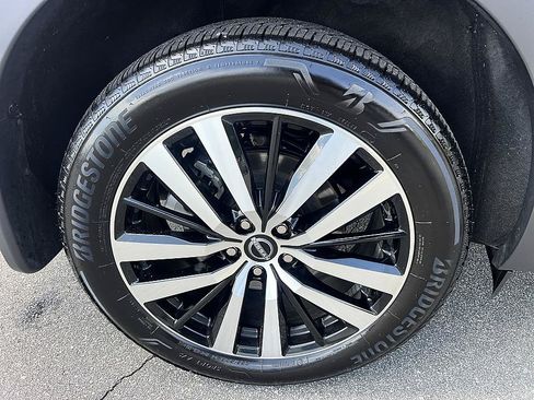 Certified 2025 Nissan Pathfinder Platinum w/ Cargo Package FWD image 11