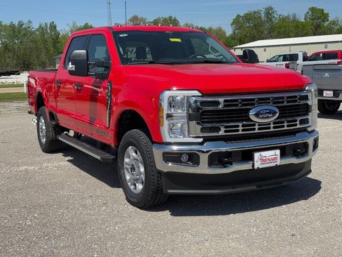 New 2026 Ford F250 XLT w/ FX4 Off-Road Package AWD/4WD image 2
