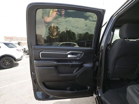 Used 2025 RAM 1500 Big Horn AWD/4WD image 12