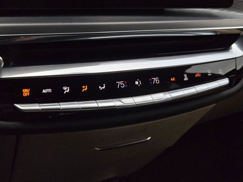 Certified 2024 Cadillac Lyriq Luxury w/ Nappa Leather Package image 20