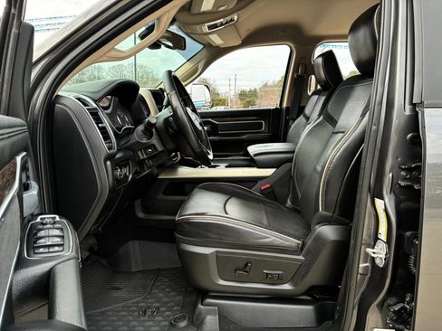 Used 2020 RAM 3500 Laramie image 13