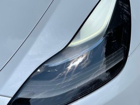 Used 2021 Tesla Model Y Performance image 12