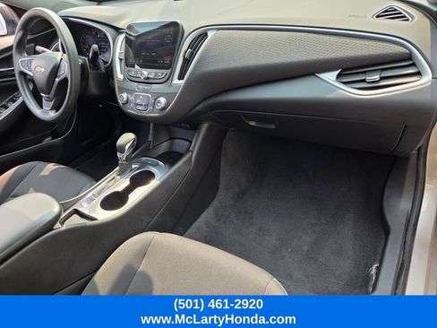 Used 2022 Chevrolet Malibu LS FWD image 16