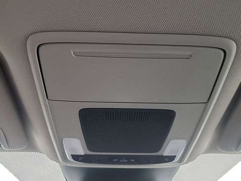 Certified 2025 Honda Pilot EX-L image 31