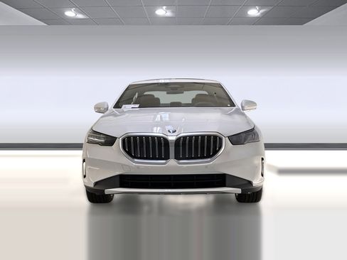 New 2026 BMW 530i w/ Premium Package RWD image 5
