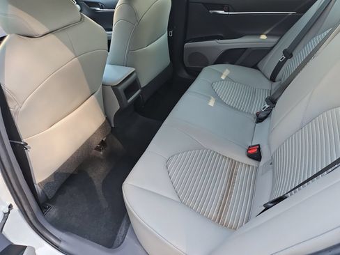 Used 2018 Toyota Camry SE w/ Convenience Package FWD image 27