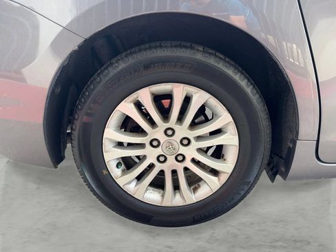 Used 2014 Toyota Sienna XLE FWD image 51
