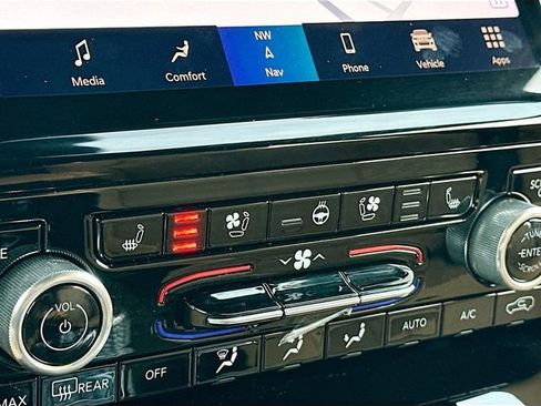 Used 2024 Jeep Grand Cherokee Summit image 27