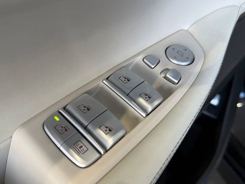 Used 2016 BMW 750i RWD image 19