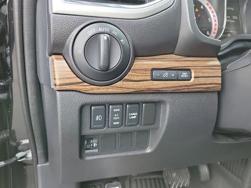 Used 2017 Nissan Titan SL w/ Texas Titan Edition image 21