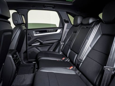 New 2026 Porsche Cayenne E-Hybrid AWD/4WD image 17