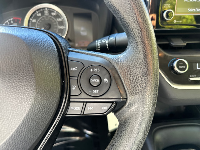 Used 2022 Toyota Corolla LE FWD image 28