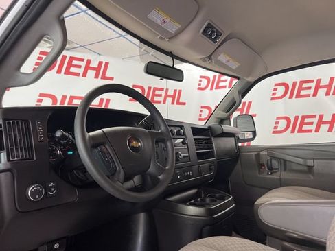 Used 2024 Chevrolet Express 3500 LS w/ Chrome Appearance Package RWD image 15