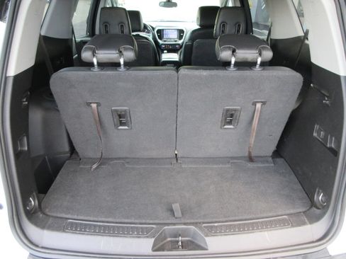 Certified 2019 GMC Acadia SLT AWD/4WD image 13