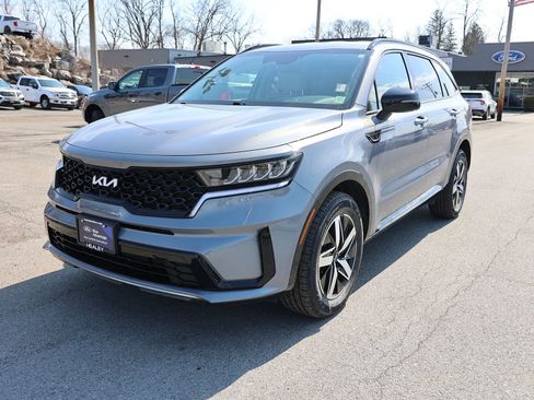 Used 2023 Kia Sorento S FWD image 3