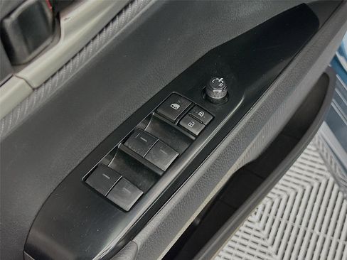 Used 2025 Toyota Camry SE image 18