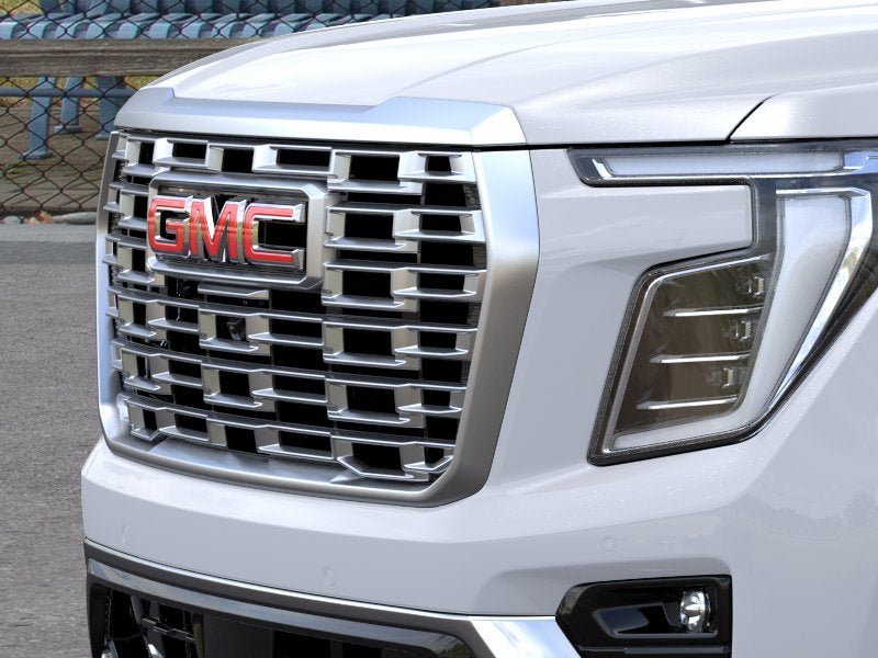 Used 2026 GMC Yukon Denali w/ Sun & Power Step Package AWD/4WD image 13