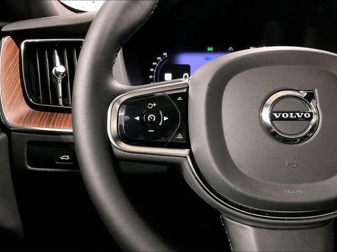 Certified 2024 Volvo XC60 B5 Plus w/ Protection Package Premier AWD/4WD image 21
