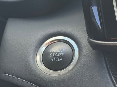 Used 2025 Toyota Highlander LE image 5