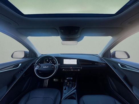 Used 2023 Kia Niro EX Touring image 19