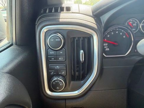 Used 2021 Chevrolet Silverado 1500 LT AWD/4WD image 25