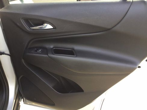 Used 2018 Chevrolet Equinox LT w/ Sun & Infotainment Package image 24