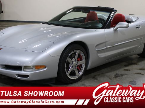 Used 2002 Chevrolet Corvette Convertible w/ Preferred Equipment Group2 RWD image 1