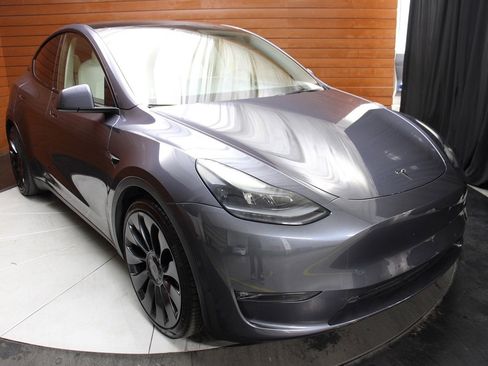 Used 2022 Tesla Model Y Performance AWD/4WD image 17
