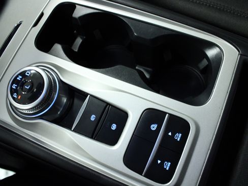 Used 2023 Ford Explorer XLT image 24