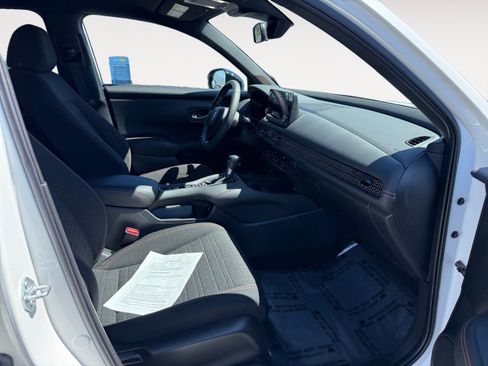 Used 2024 Honda HR-V Sport image 19