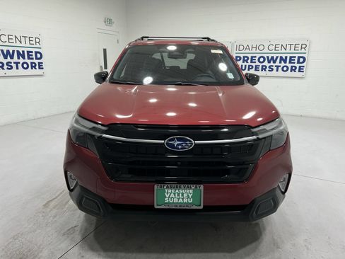 Used 2025 Subaru Forester Touring AWD/4WD image 3