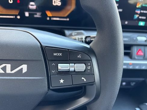 Certified 2025 Kia K4 FWD image 20