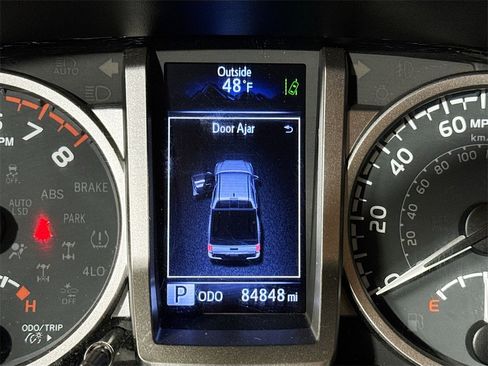 Used 2020 Toyota Tacoma SR5 image 17