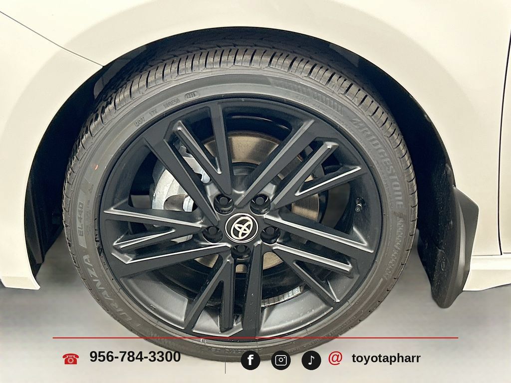 New 2026 Toyota Camry Hybrid w/ Multimedia Upgrade Package FWD image 10