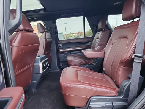 Certified 2023 Ford Expedition Limited image 11
