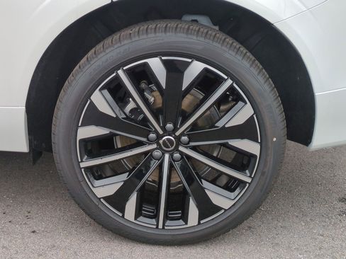 New 2026 Volvo XC60 T8 Ultra w/ Protection Package Premier AWD/4WD image 16