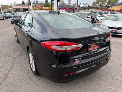 Used 2019 Ford Fusion SE image 6