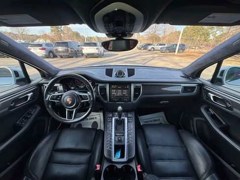 Used 2015 Porsche Macan Turbo image 18