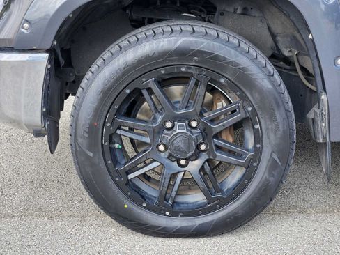 Used 2019 Toyota Tundra SR5 w/ SR5 Upgrade Package RWD image 9