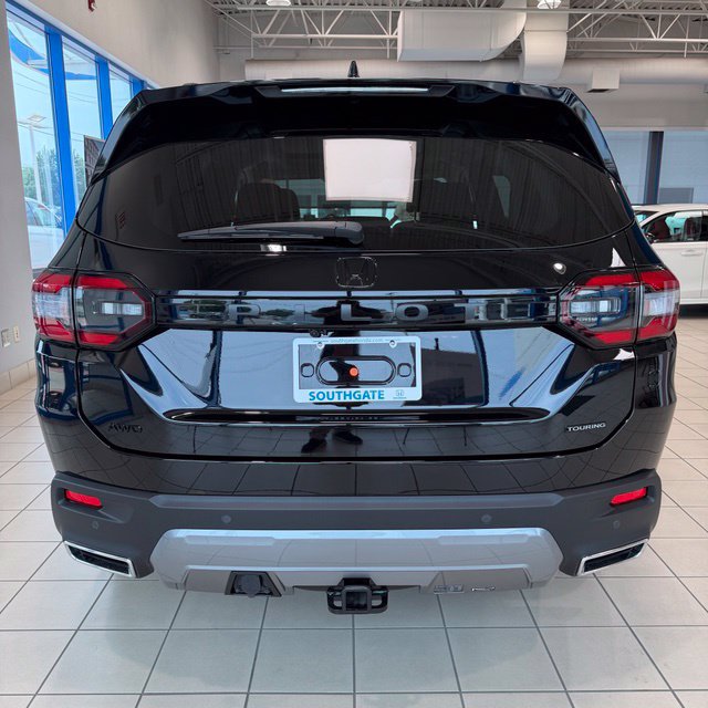 New 2026 Honda Pilot Touring image 4