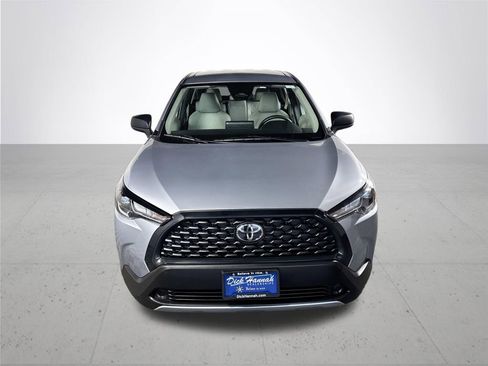 Used 2024 Toyota Corolla Cross L AWD/4WD image 3
